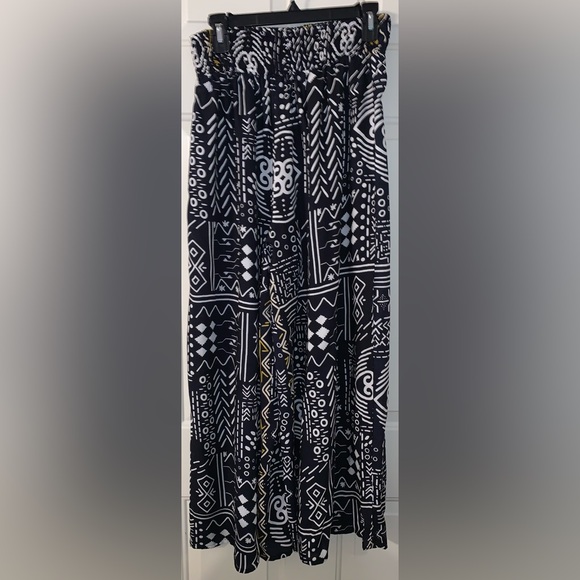 Wide Leg Lightweight Pants - Picture 3 of 12